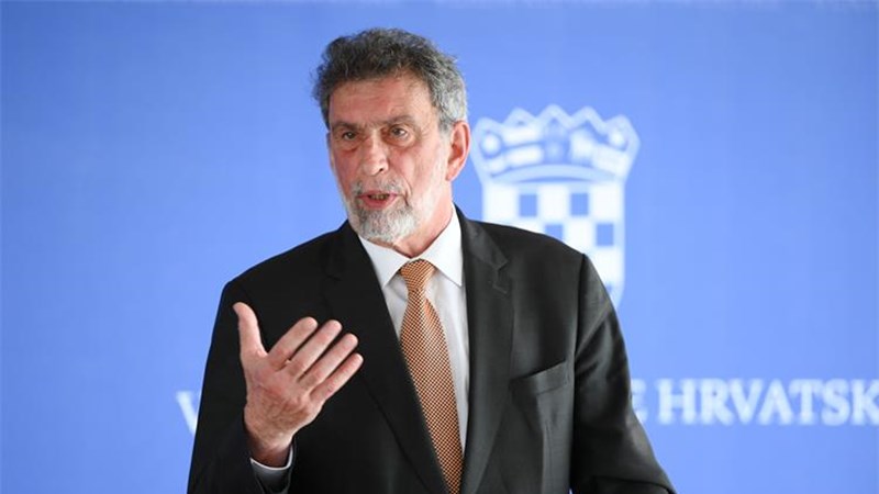 Fuchs: Štete na školama bit će popravljene do početka školske godine 
